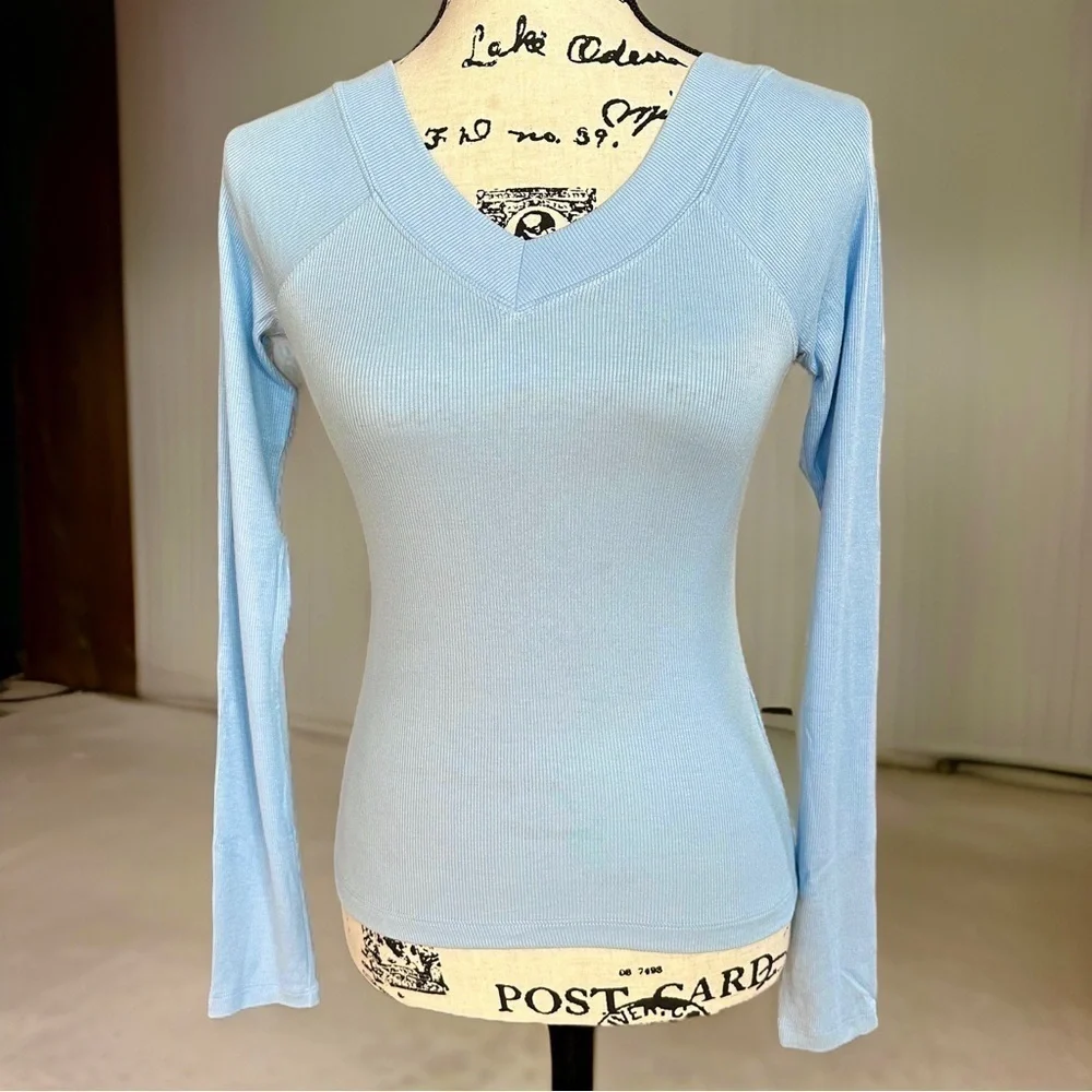 BDG Urban Outfitters Blue Ribbed V-Neck Shannen Top Size M - Picture 2 of 9